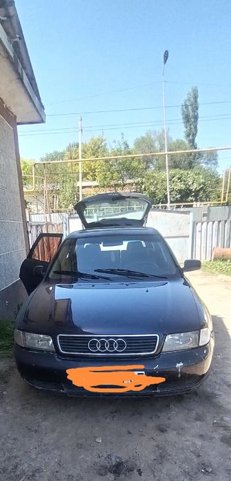 Машина Ауди б. 5