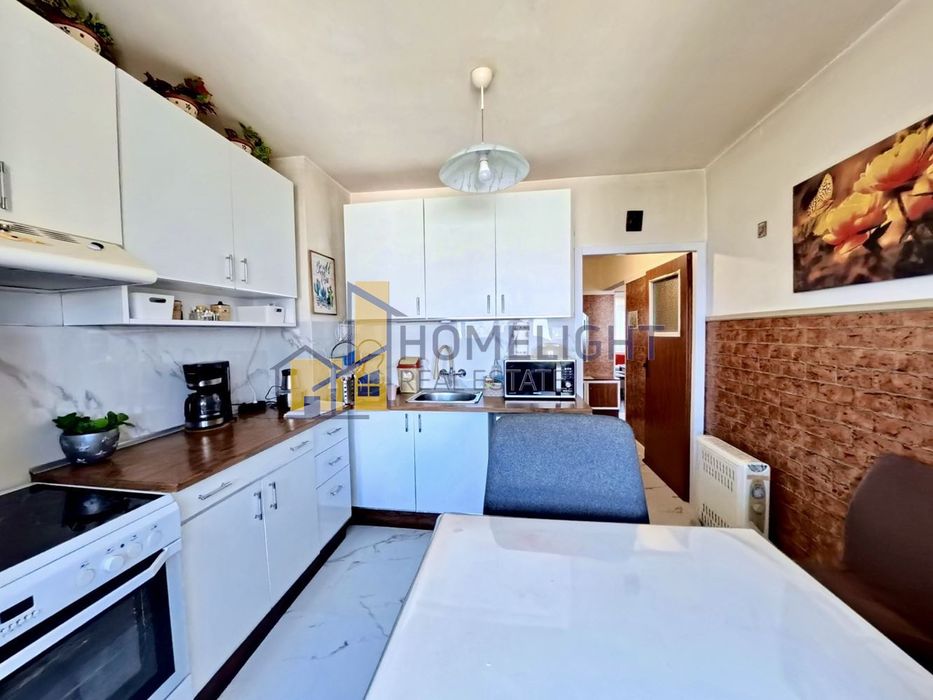 Двустаен апартамент в кв. Люлин 1