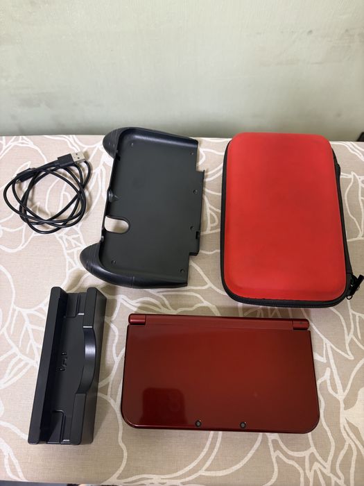 New Nintendo 3DS XL Metallic Red