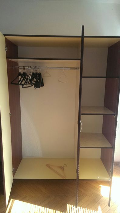 Трикрилен Гардероб