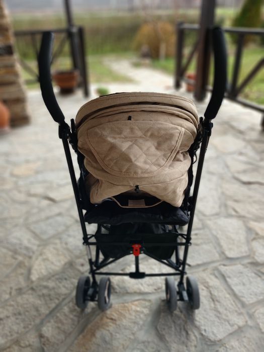 Лятна бебешка количка.