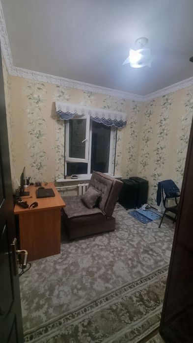 квартира на массиве Сергели-3. Прямо вдоль дороги.