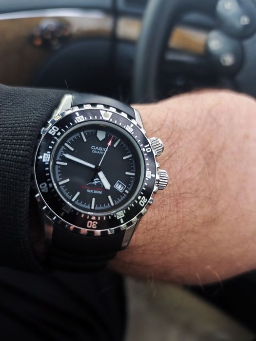 Casio Duro MDV 102 - Super Illuminator