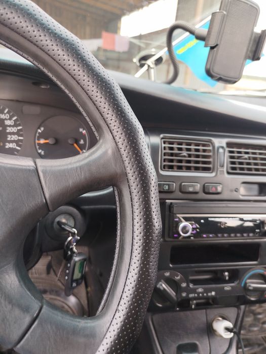 Продам Тойота Карина е лифтбек