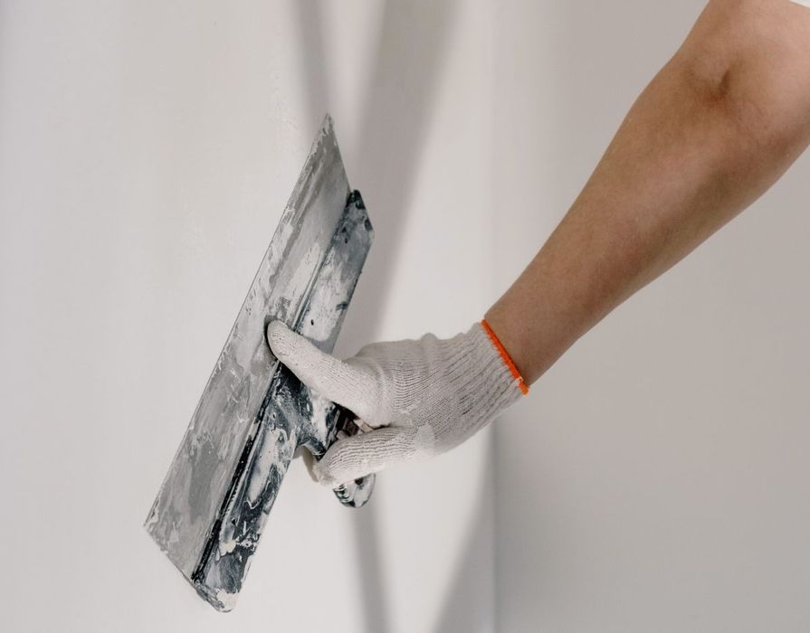 Execut finisaje interioare