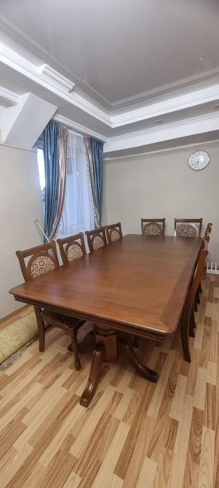 Удлиняющийся стол и стулья 12шт