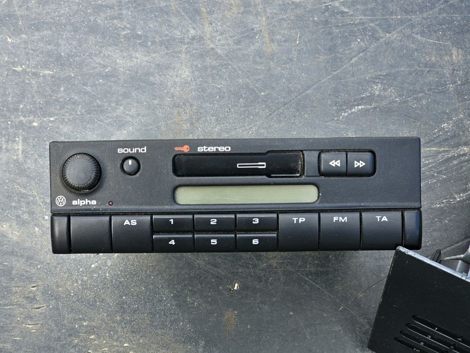 Radio Casetofon VW Alpha / Volkswagen Golf 3 / Vento / Passat