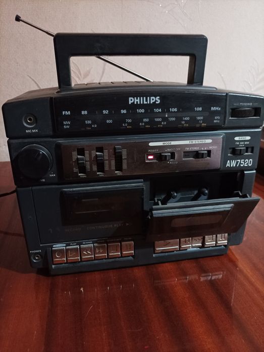 Phillips - AW7529 мини музыкальный центр