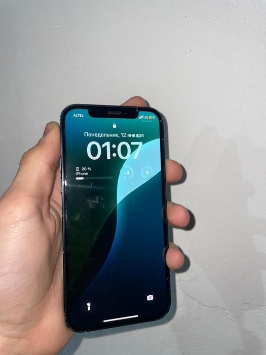 Продам айфон 12 128гб