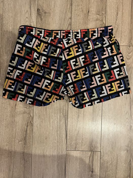 Pantaloni scurti FENDI  original!!