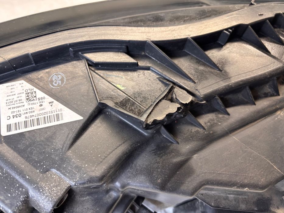 Audi A6 C7 Десен Фар