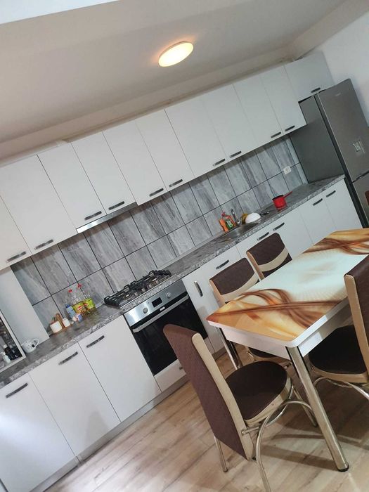 Inchiriez apartament 3 camere Radauti