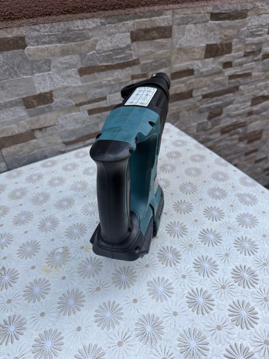 Акумулаторен безчетков перфоратор Makita DHR243Z