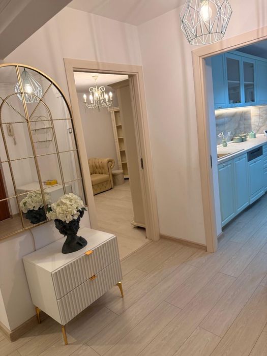 Ofer spre inchiriere apartament cu 3 camere, elegant. Pret: 870 euro