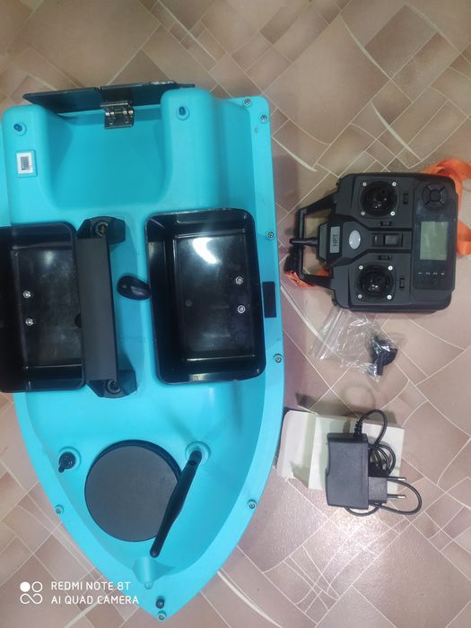 Прикормочный кораблик