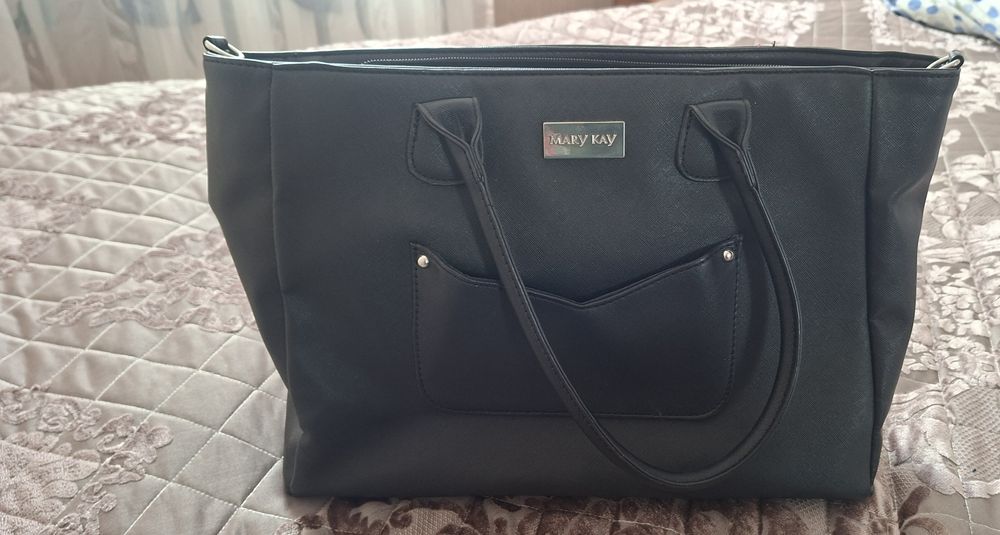 Продам фирменную сумку  Mary Kay