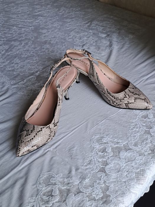 Туфли- босоножки Carvela