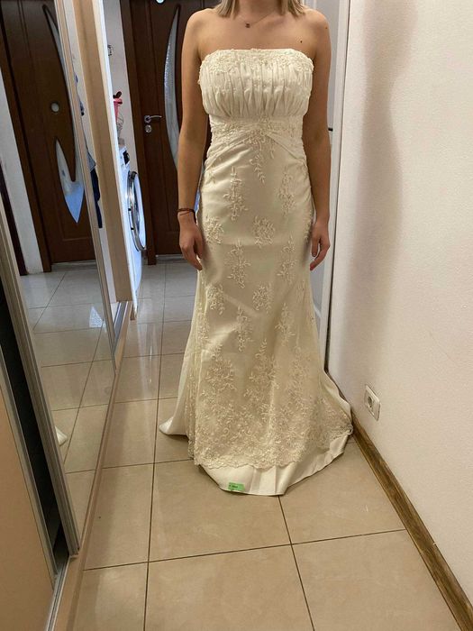 Vând rochie mireasa model deosebit