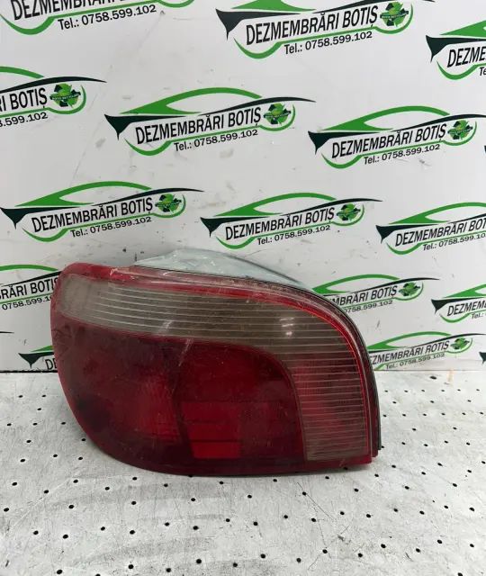 Lampa / Tripla stop stanga pe aripa Toyota Yaris 2000 1.0 MT (68 hp)