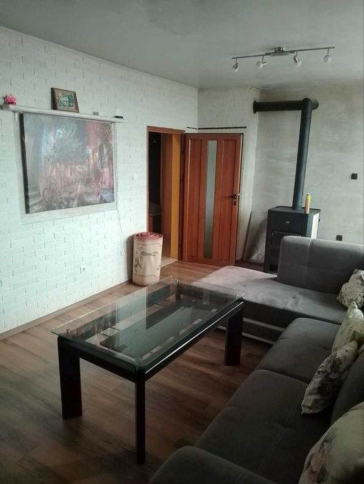 Дава се под наем Четиристаен апартамент в Айтос - 110 кв.м за 175 € - Снимка #1