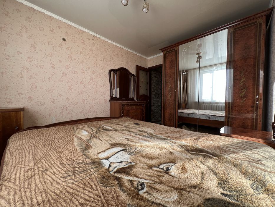 Продам спальный гарнитур