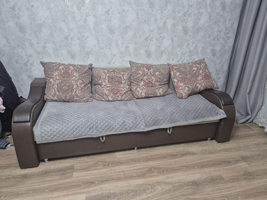 Диван бу раскладывается 3м