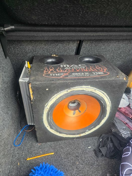 Бас каса с усилвател