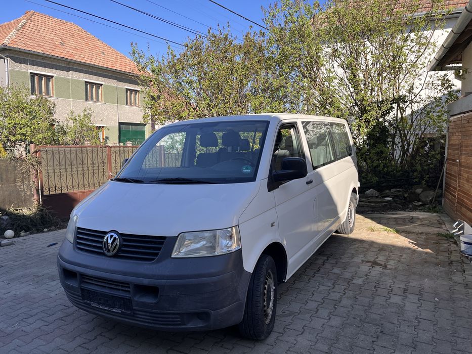 Vand VW T5 8+1 locuri lung