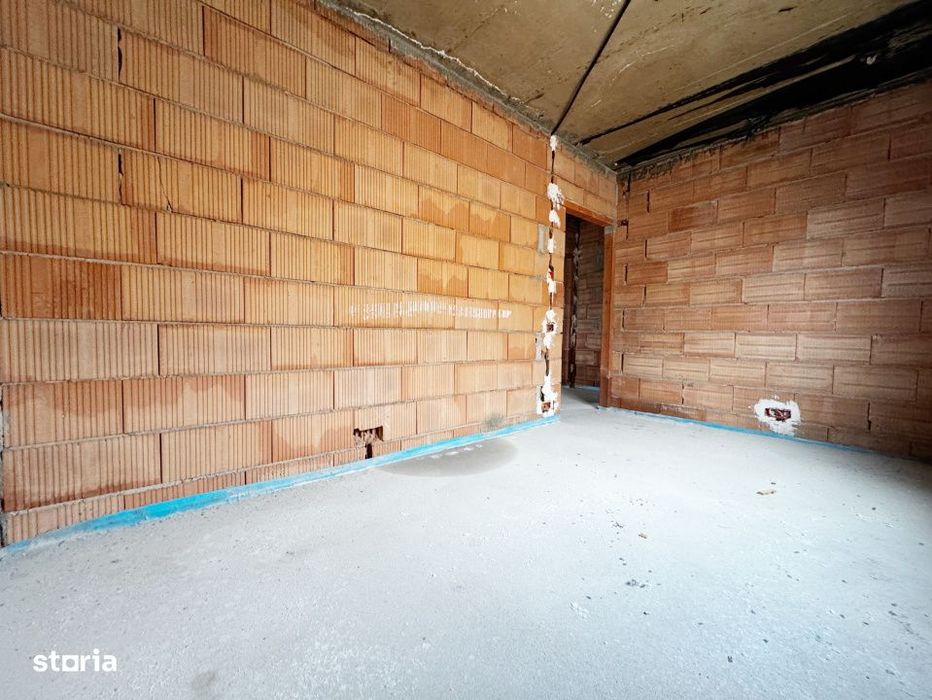 Duplex despartit prin camera tehnica, 121mp utili,350mp teren -Mosnita
