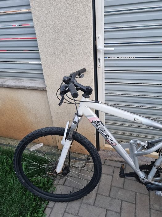 Bicicleta full suspension