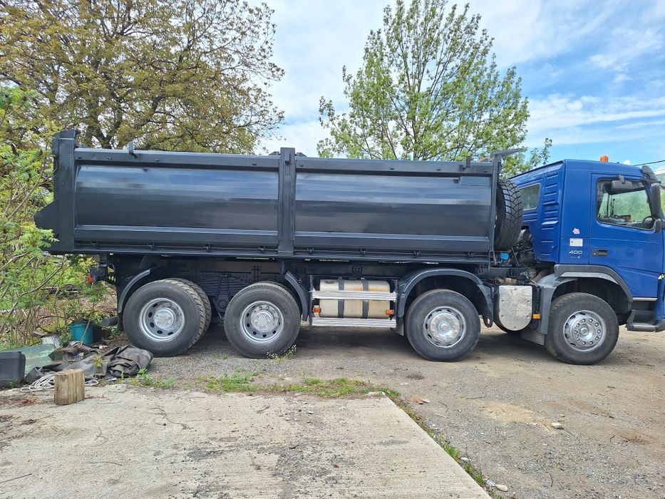 Vand Volvo 8x4 Tracker cu lama sararita