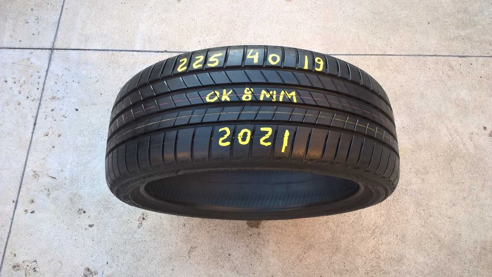 O anvelopa vara 225 40 19 bridgestone turanza T005 cu 8 mm dot 2021