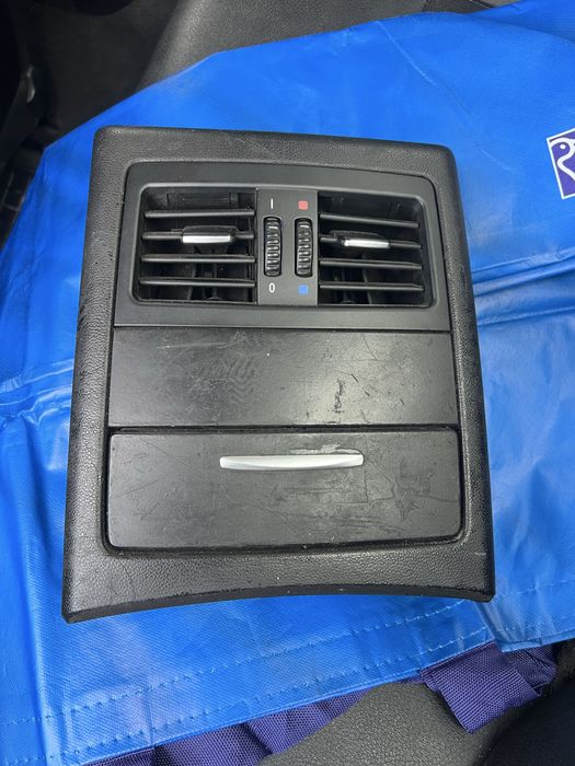 Заден панел / задна конзола BMW E9x