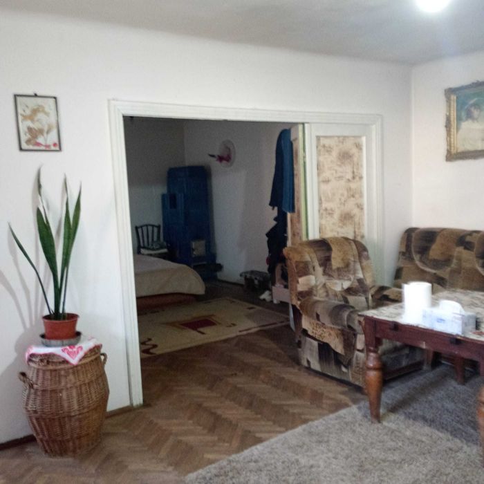 Ocazie!! De vânzare Teren 1170mp + Casă  + Spațiu comercial – Malu Rosu