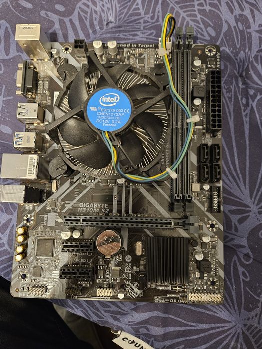 Kit socket 1151 v2: i5 9400f + placa de baza Gigabyte H310