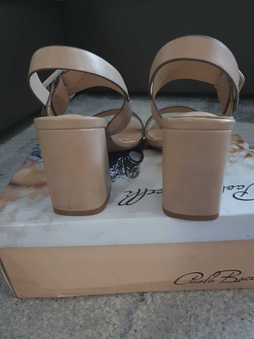 Сандали бежови на ток 37 номер