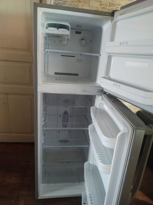 Продается холодильник LG