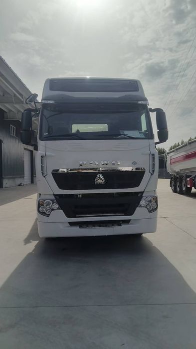 Тягач HOWO T7 6*4 сотувда мавжуд тайëр