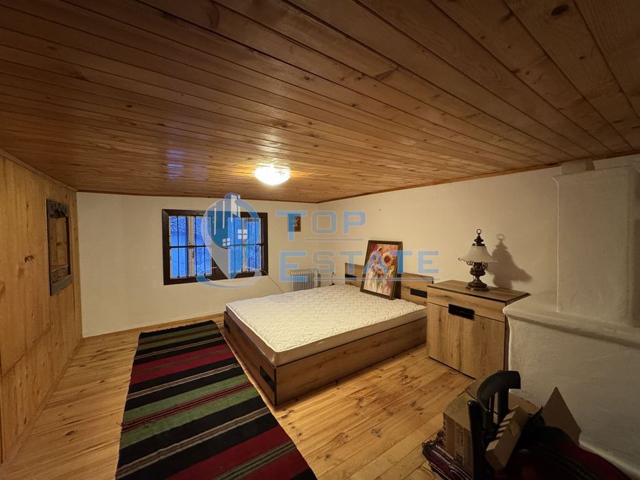 Продава се Къща в Елена - 260 кв.м за 261 €/кв.м - Снимка #4