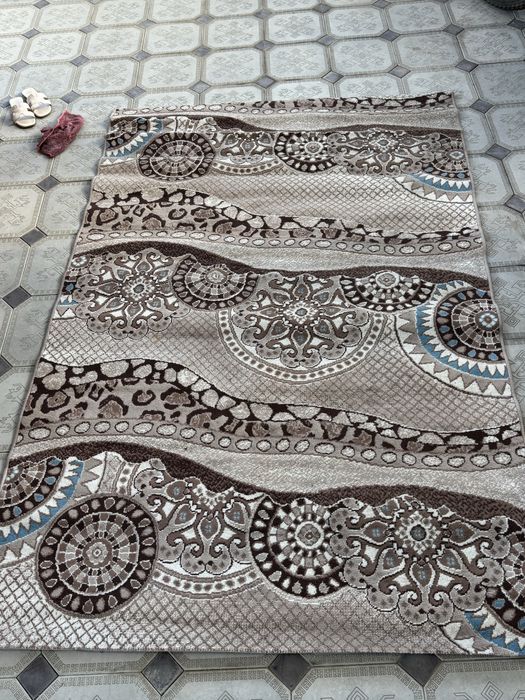 Продам ковер 1.5х2.3