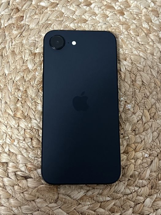 iPhone 16e 128GB Black – 100% baterie – 46 cicluri – Ca nou