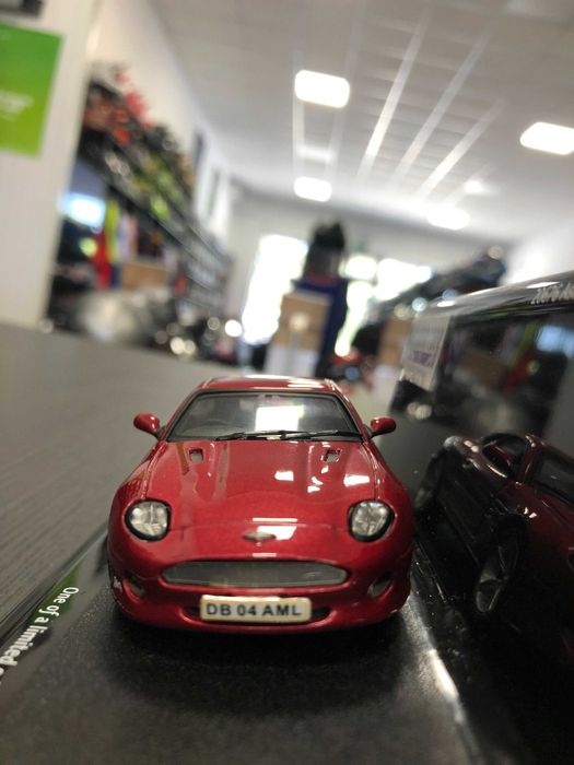 Оригинален Колекционерски модел  количкa ASTON MARTIN DB7 GT 1:43