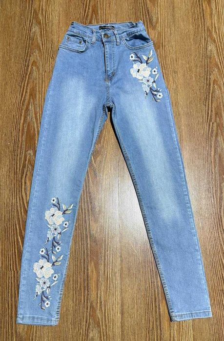 Джинсы фирменные на девочку/подростка