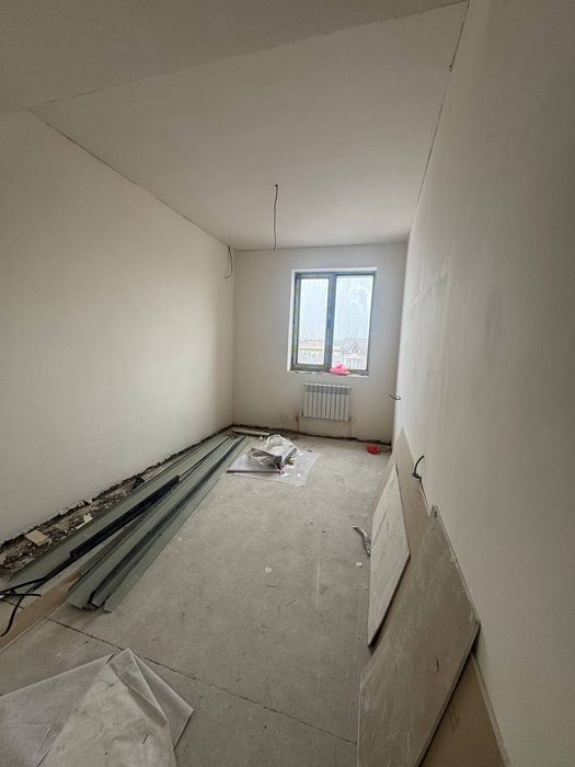 Сергили метрони 4чи бекатига 100метр 2х 3этаж 57ква 48900д