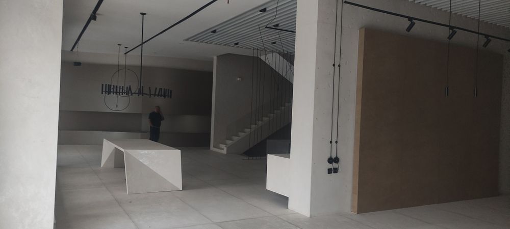 Продаётся отдельно стоящий здание 2 этажей плюс подвал 780 кв.м