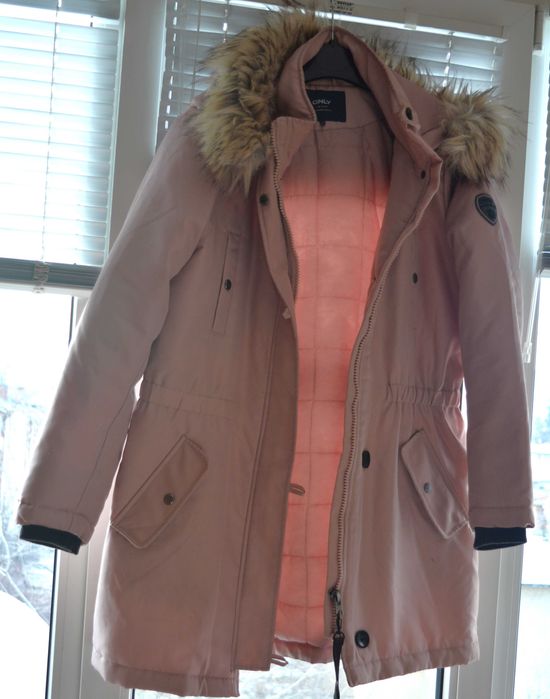 Дамско зимно яке/парка с качулка - изк. косъм, пепел от рози Only