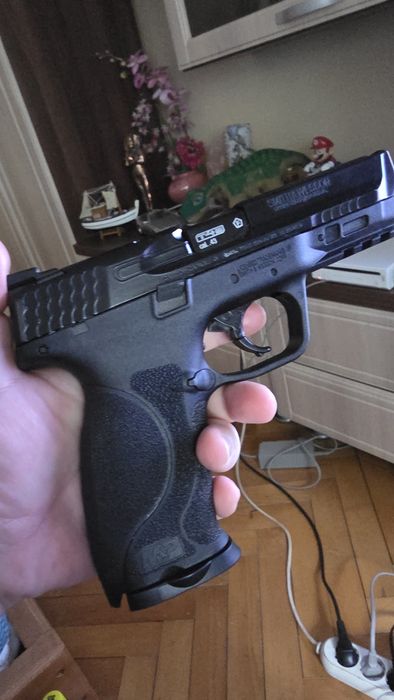 Pistol airsoft 26 juli modificat !!! cal 43 smith&Watson nou in cutia lui cu 500 de bile de cauciuc la pachet