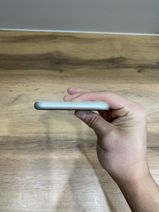 Продам айфон 11 128гб