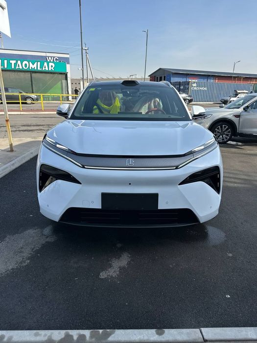 Byd Tang L yengi