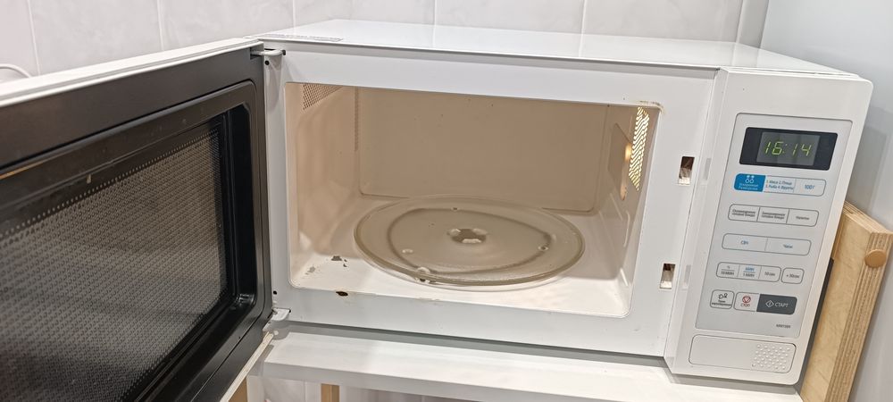 Продам микроволновую печь
